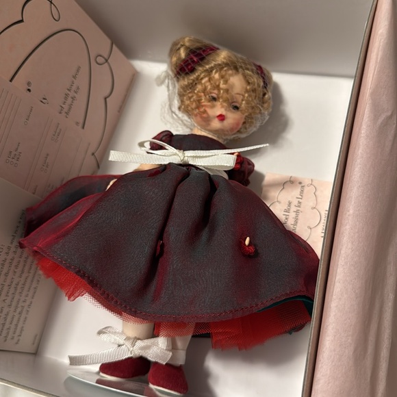 Madame Alexander 45645 Noel Rose - Picture 5 of 5